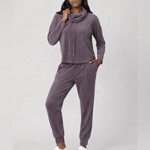 Cable & Gauge Velour Cowlneck Jogger Set - Lavender Purple